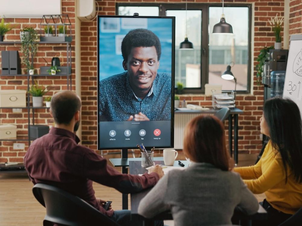 Group Worker Video Call Meeting Using Flip Touch 1000X750 001