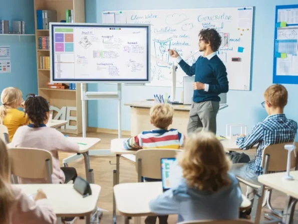 Smart-Classroom-Arvia-Israk
